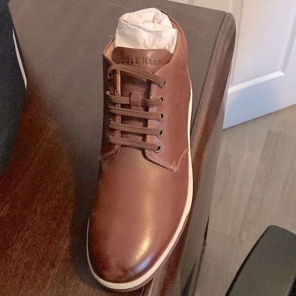 NIB. Cole Haan’s 9M Mid Tops - Picture 3 of 3